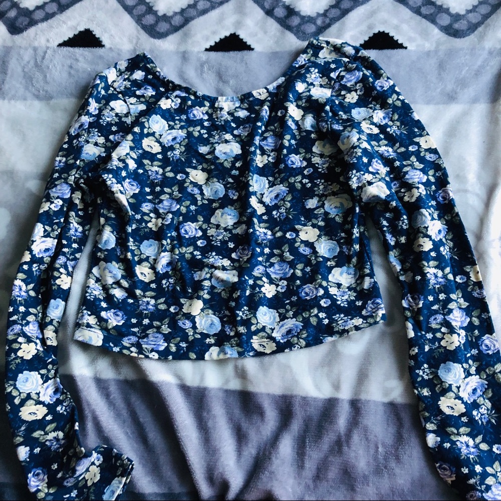 Cop Top w/ long sleeves